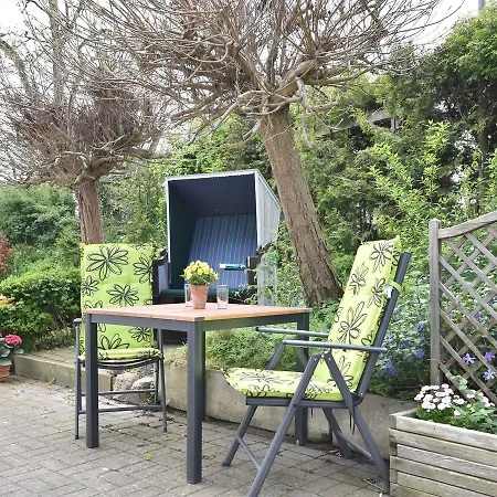 Modern In With Garden Insel Poel